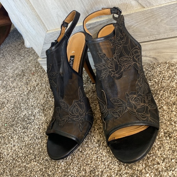 Kay Unger, Mesh & Floral Leather Black Sandals Heels Platform Sexy - Picture 5 of 12
